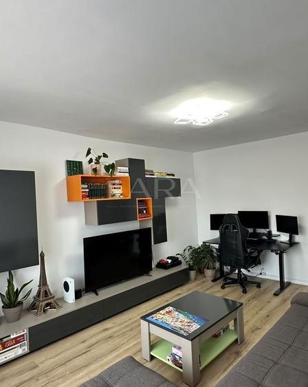 Apartament cu 2 camere decomandat, mobilat în Zorilor
