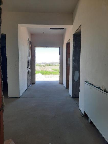 Casă individuală cu 4 camere cu Teren 400 Mp în Săbăreni