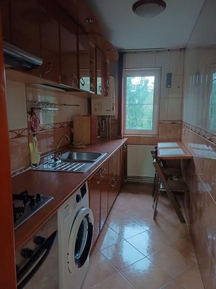 Apartament cu 3 camere decomandat în Exterior Vest