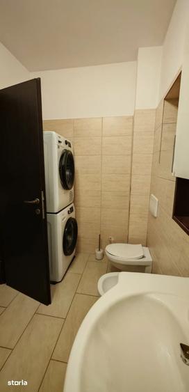 Apartament cu 4 camere decomandat, mobilat în Central