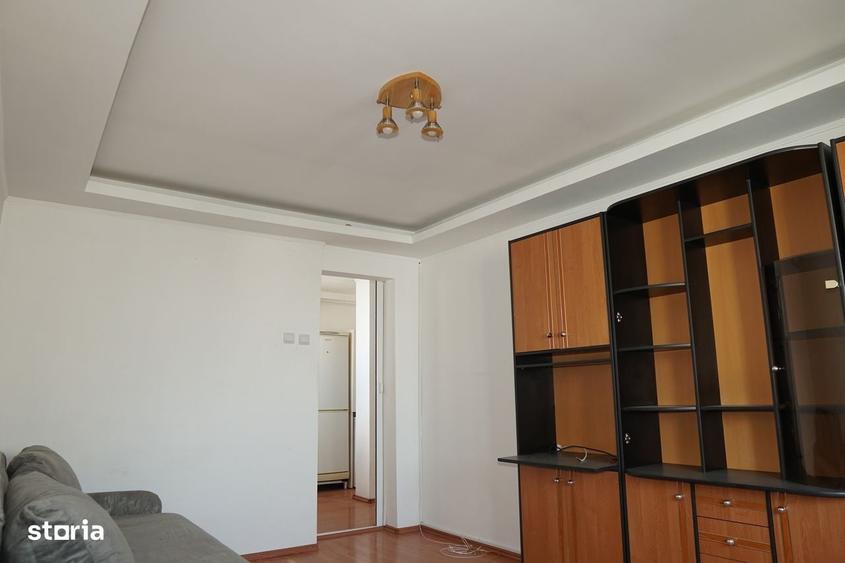 Apartament cu 2 camere decomandat în Titan