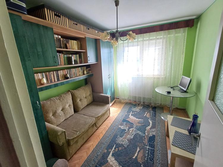 Apartament cu 3 camere decomandat în Gării