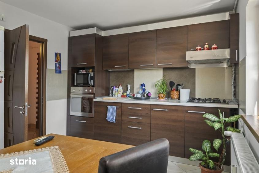 Apartament cu 4 camere decomandat în Rahova
