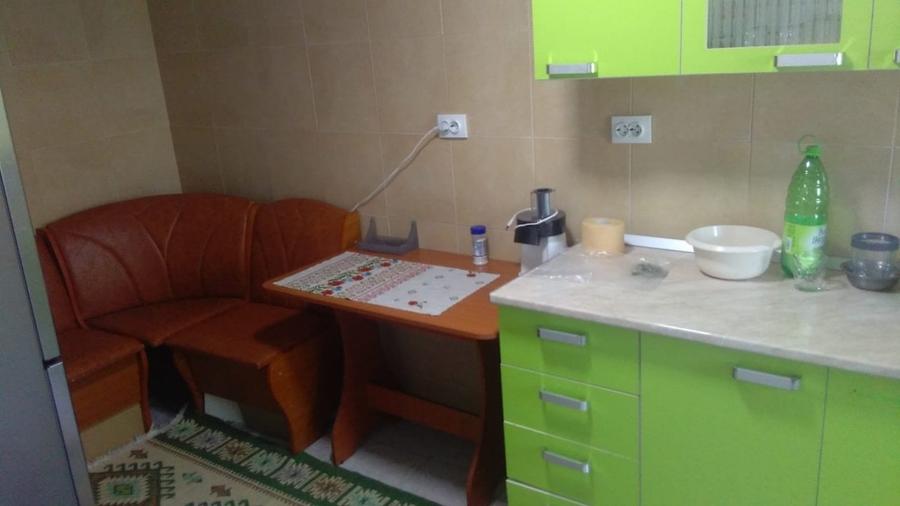 Casă individuală cu 6 camere cu Canalizare în Sărărie