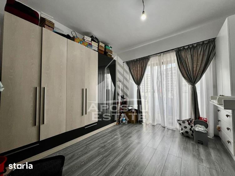 Apartament cu 3 camere, mobilat în UTA