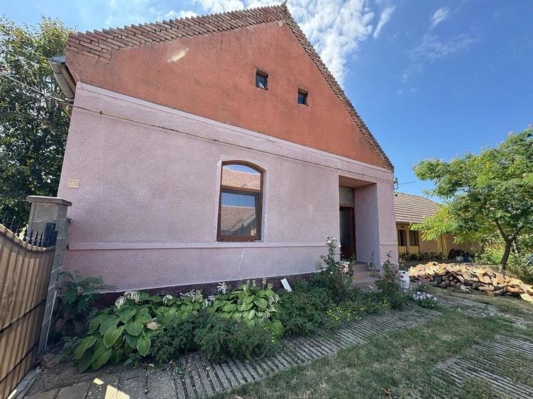 Casă cu 4 camere cu Teren 2158 Mp în Orțișoara