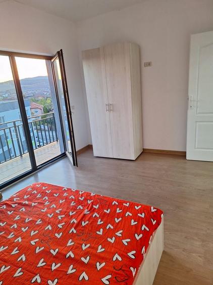 Apartament cu 3 camere, mobilat în Cetate