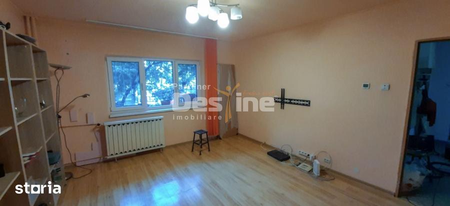 Apartament cu 3 camere decomandat în 13 Septembrie