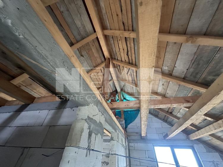 Casă individuală cu 5 camere cu Canalizare în Liteni (Moara)
