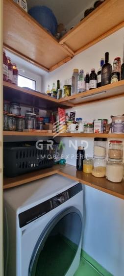 Apartament cu 2 camere decomandat, mobilat în Bulgaria
