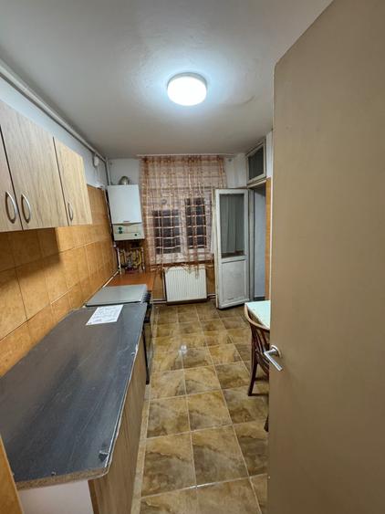 Apartament cu 2 camere decomandat în 1 Mai