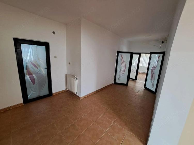 Casă cu 7 camere cu Teren 600 Mp în Exterior Vest