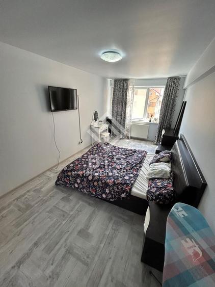 Apartament cu 3 camere decomandat în Calea Moldovei