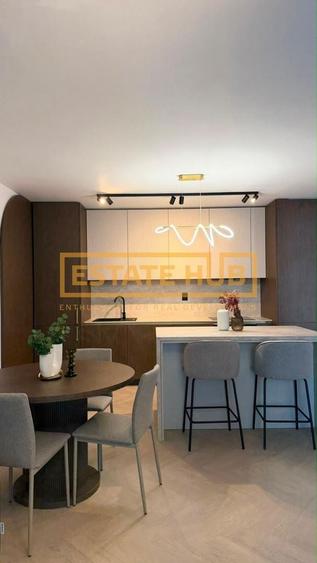 Apartament cu 2 camere semidecomandat, mobilat în Central