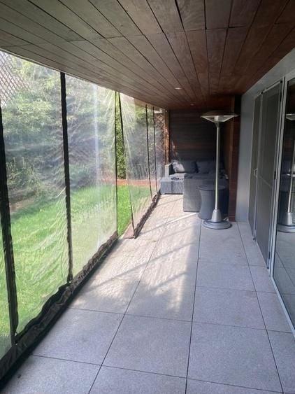 Apartament cu 3 camere nedecomandat, mobilat în Arcul de Triumf
