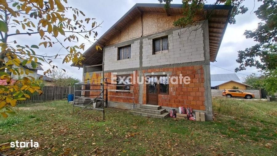 Casă cu 4 camere cu Teren 578 Mp în Suseni