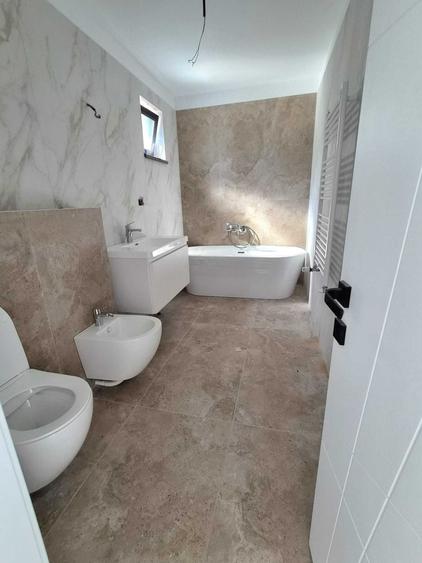 Casă cu 4 camere în Trivale