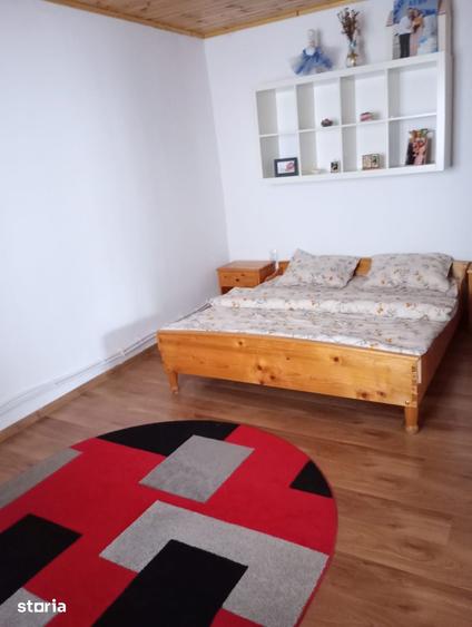 Casă cu 7 camere cu Teren 800 Mp în Beliș