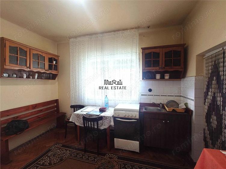 Casă cu 2 camere cu Teren 1088 Mp în Vața de Jos