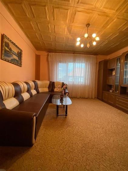 Casă individuală cu 6 camere cu Teren 1800 Mp în Curățele
