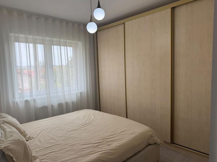 Apartament cu 3 camere semidecomandat în Central