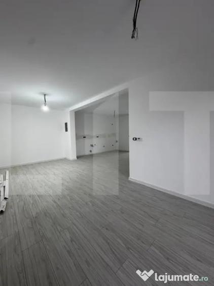Casă cu 4 camere cu Teren 650 Mp în Peciu Nou