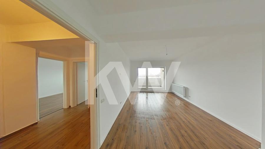 Apartament cu 3 camere decomandat în Tractorul