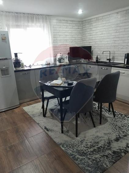 Casă individuală cu 4 camere cu Teren 2500 Mp în Oeștii Pământeni