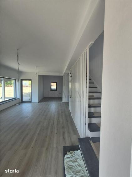 Casă cu 3 camere cu Teren 350 Mp în Central