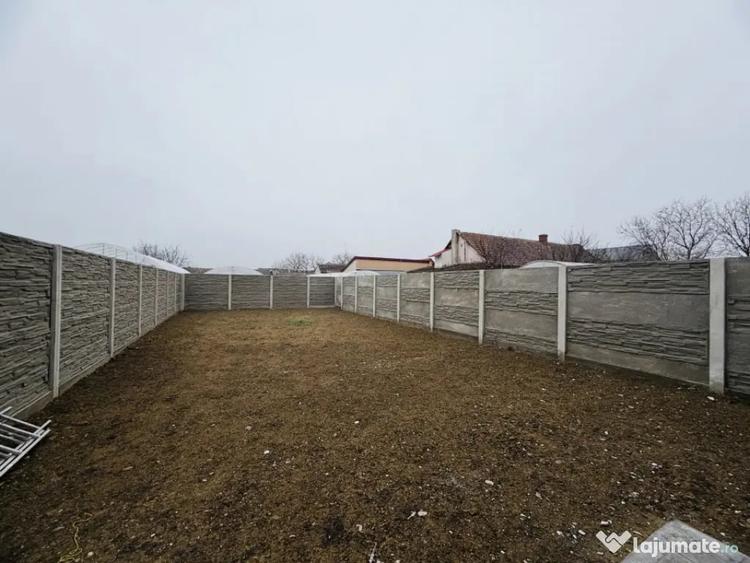 Casă cu 4 camere cu Teren 16 Mp în Utvin