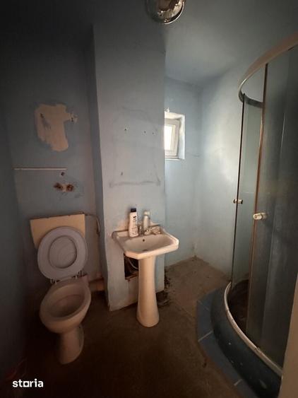 Apartament cu 3 camere semidecomandat în Roșiori de Vede