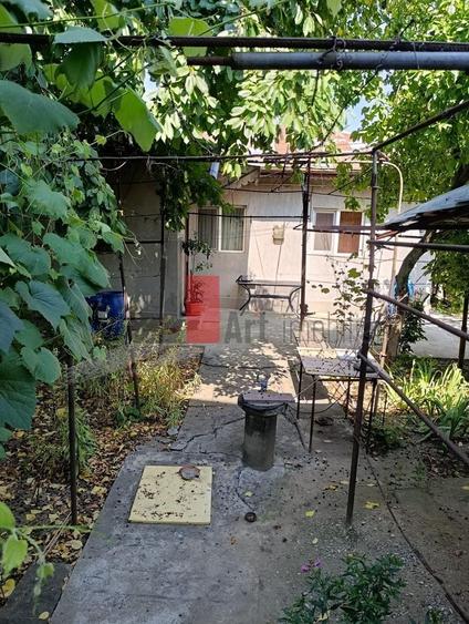 Casă individuală cu 2 camere cu Canalizare în Central