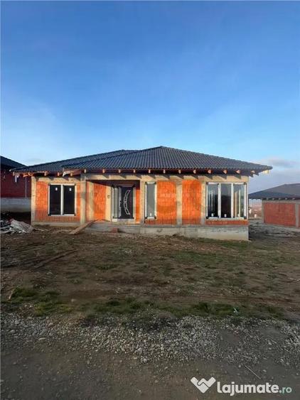 RECO Casa plan parter cu 3 dormitoare-la rosu- Paleu - 16