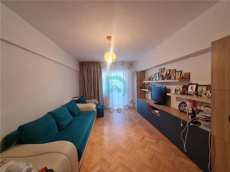 Apartament cu 3 camere decomandat, mobilat în Răcădău