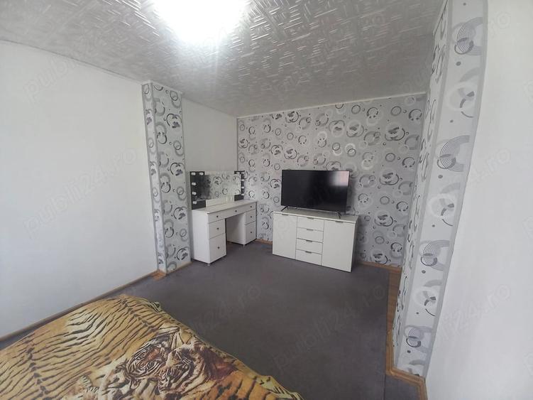 Apartament cu 3 camere decomandat în Soarelui