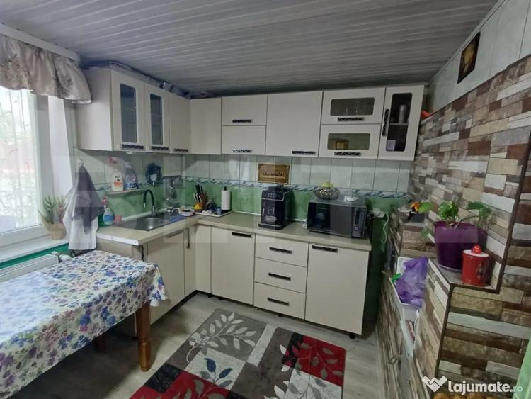 Casă cu 2 camere cu Teren 3500 Mp în Central