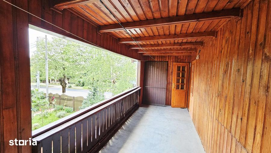 Casă cu 4 camere cu Teren 400 Mp în Central