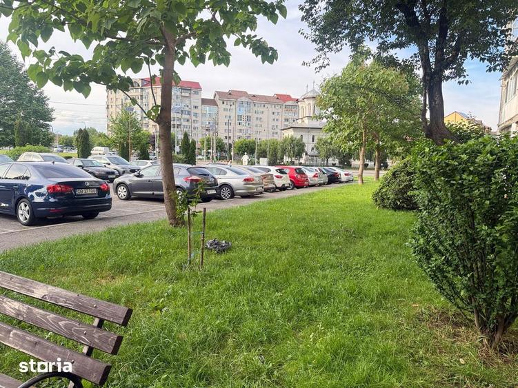 Apartament cu 2 camere decomandat în Micro 6