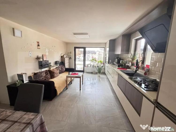 Casă cu 4 camere cu Teren 2700 Mp în Central