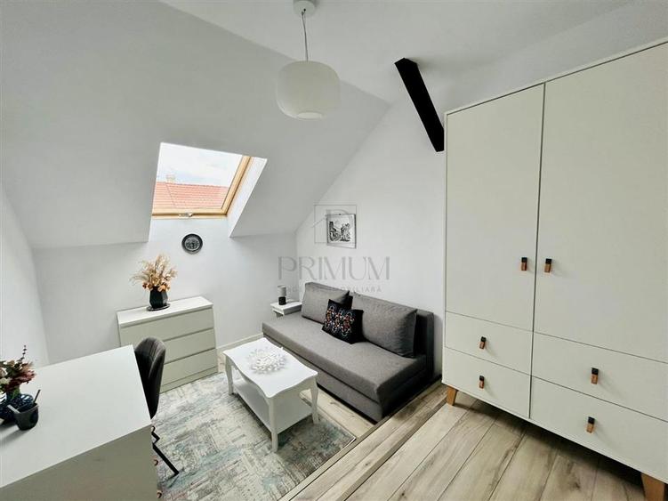 Apartament cu 4 camere decomandat în Elisabetin