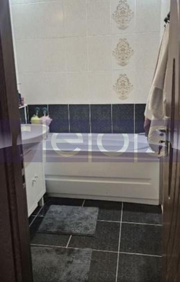Apartament cu 3 camere semidecomandat în Dristor