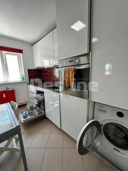 Apartament cu 3 camere decomandat, mobilat în Tineretului