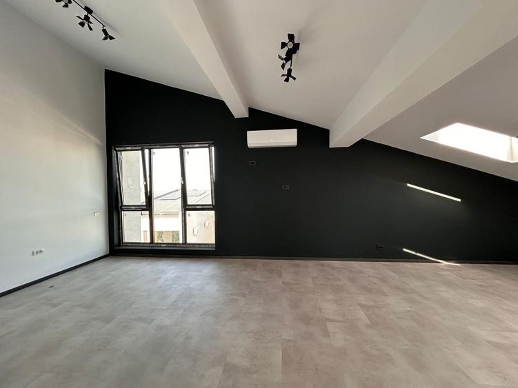 Duplex cu 5 camere cu Canalizare în Central