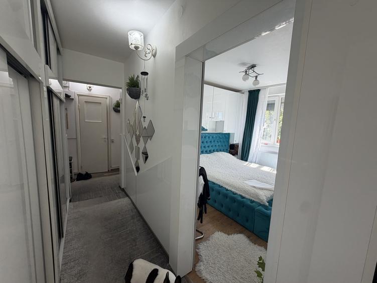 Apartament cu 2 camere decomandat, mobilat în Titan