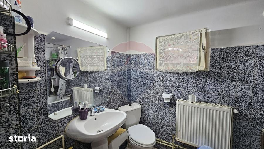 Casă cu 6 camere cu Teren 200 Mp în Central