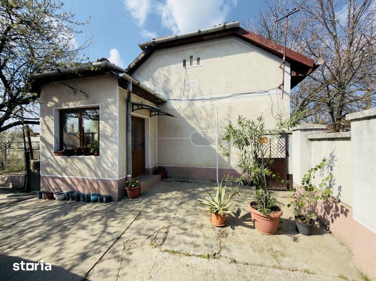 Casă cu 2 camere cu Teren 933 Mp în Sânmihaiu Român