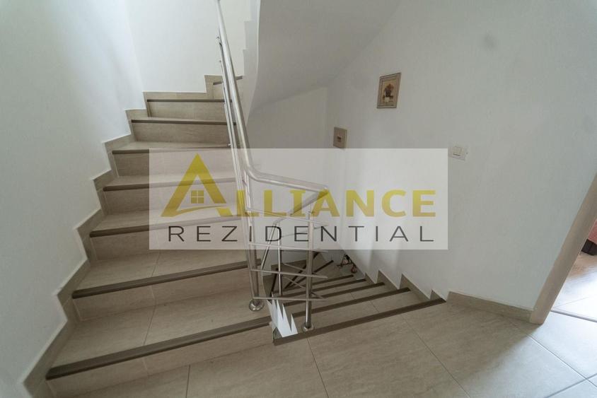 Casă individuală cu 4 camere cu Canalizare în Central