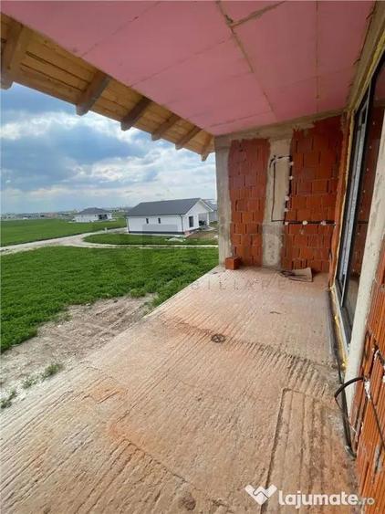 Apartament cu 2 camere decomandat în Sântandrei