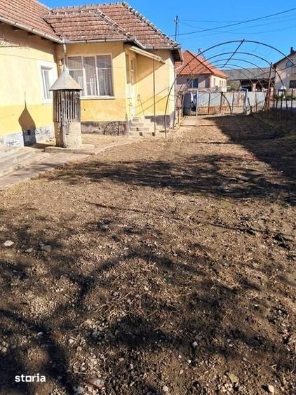 Casă cu 2 camere cu Teren 100 Mp în Pericei