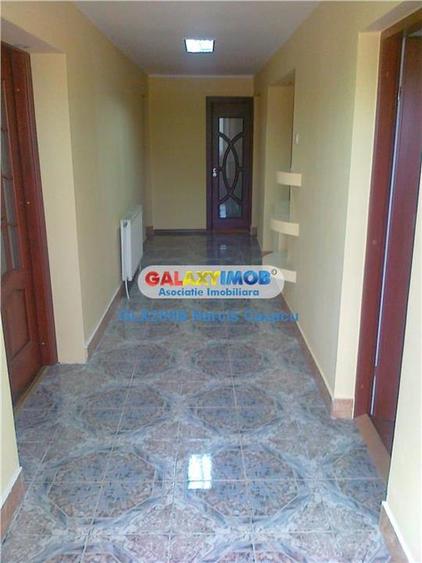 Casă cu 7 camere cu Teren 359 Mp în 1 Mai